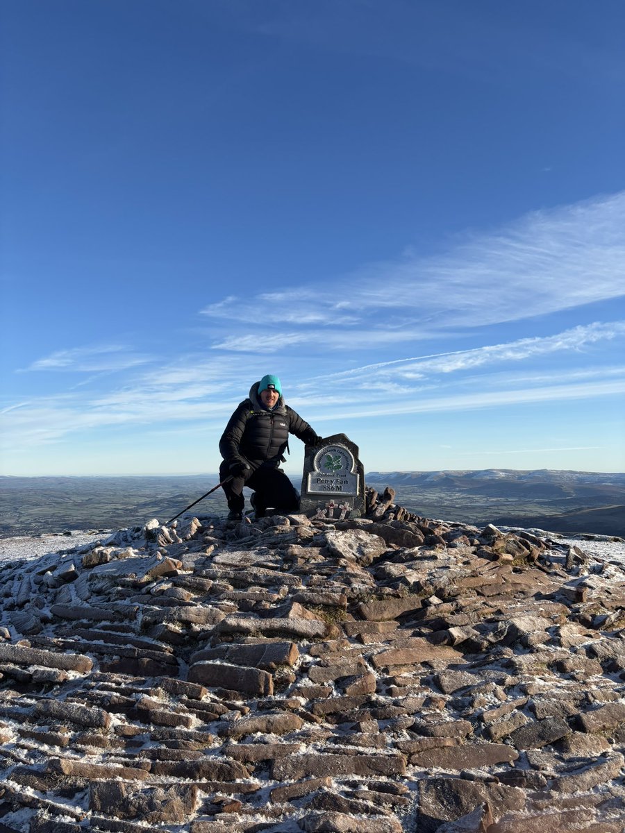 tombell1987's tweet photo. What a stunning Friday morning π
The best medicine π
#walking #hiking #BreconBeacons #PenyFan #CornDu #Wales #mind #body #health #wealth https://t.co/opS2CbOqgE