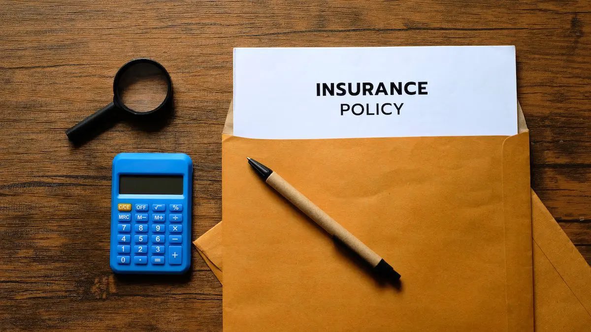 RoseBatunga91's tweet photo. Know the type of coverage you need Always Term life is affordable and covers a set period while whole life builds cash value but costs more.
Pick the one that matches your financial goals and timeline.
@IraUganda
#DrivingInsuranceagrowth
#BeInsured https://t.co/FCpjSWAY7k