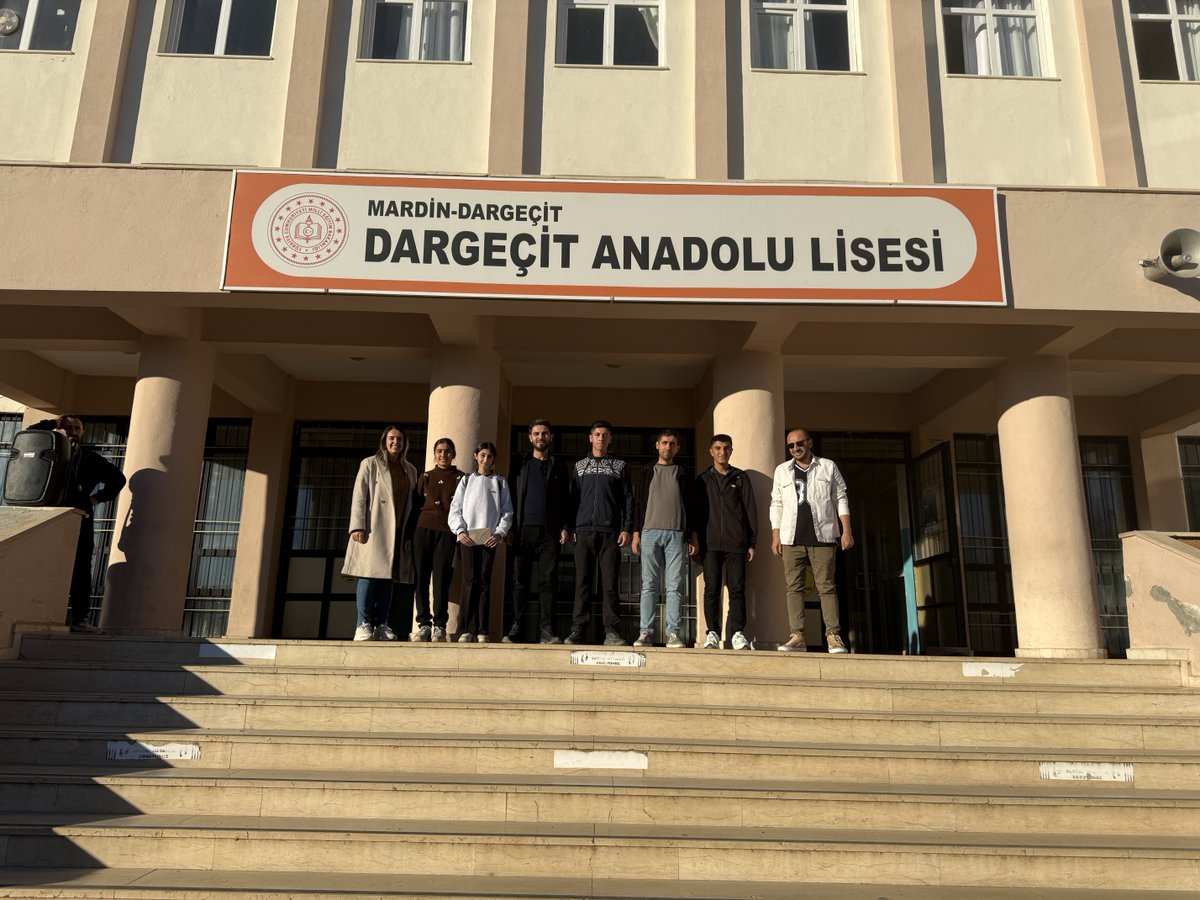 Bu hafta gerçekleştirilen deneme sınavlarında kendi kademelerinde birinci olan öğrencilerimizi ödüllendirdik.
Başarı gösteren tüm öğrencilerimizi tebrik ediyor, emeği geçen tüm öğretmenlerimize teşekkür ediyoruz.

<a href="/ali_eyyupkoca/">Ali Eyyupkoca</a>
<a href="/mardinilmem/">Mardin İl Millî Eğitim Müdürlüğü</a> 
<a href="/menesipek/">Muhammed Enes İpek</a>
<a href="/TcDargecit/">Dargeçit Kaymakamlığı</a>
<a href="/Selmangez/">Selman gezici</a>