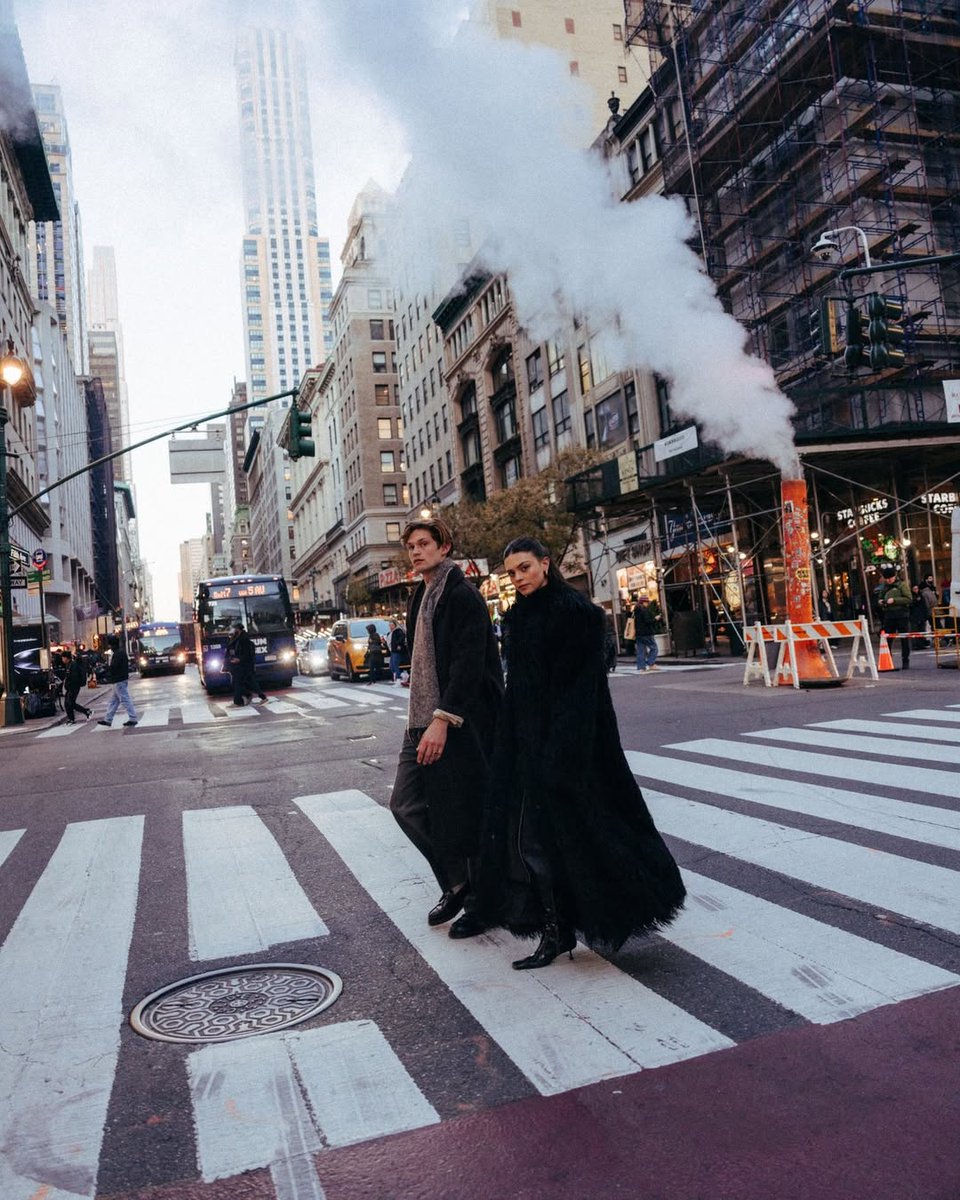 acervobellfort's tweet image. ELESSSS!! Harriet Herbig-Matten e Damian Hardung em Nova York ✨