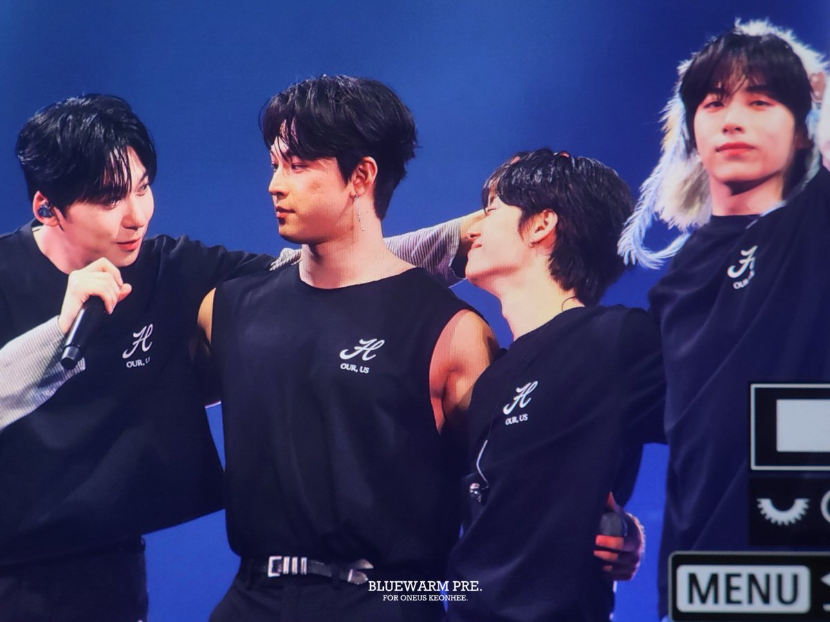 251121 [H_OUR, US] in JAPAN  
건희 프리뷰💙

오늘도 수고했따💙💙

#원어스 #건희 #ONEUS #KEONHEE #파란건름이