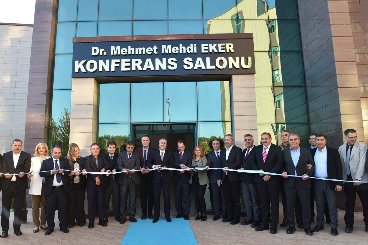 Dicle Üniversitesi Diriliş Şairi Sezai Karakoç'u Andı

🔗Haberin detayı: dicle.edu.tr/haberler/dicle…

<a href="/kamuraneronat/">Kamuran Eronat</a> 

#DicleÜniversitesi