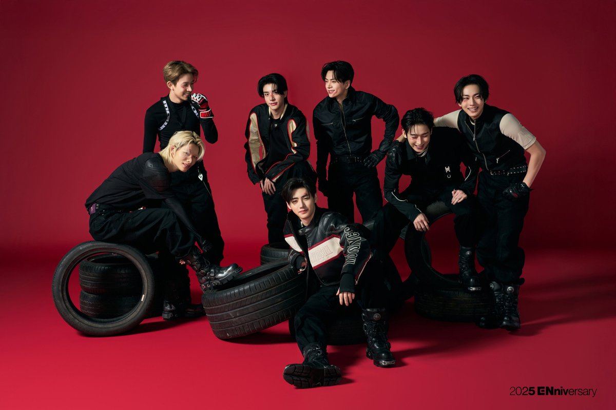enhypenweverse's tweet image. [PHOTO] 251121

🏎️  ENHYPEN 2025 ENniversary FAMILY Photo #1

(1/3)

5TH ENNIVERSARY FAMILY PHOTO
#2025ENniversary #ENHYPEN5thAnniversary #ENHYPEN #엔하이픈 @ENHYPEN_members @ENHYPEN