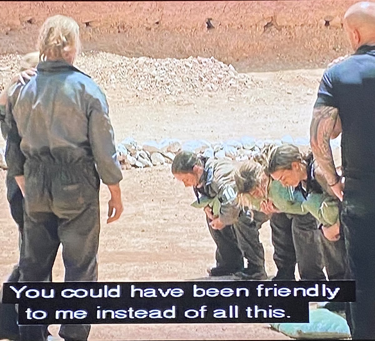 TrishQuade's tweet image. How did one highly metaphoric scene in #specialforces succinctly sum up 20 seasons of #SisterWives Kody’s misogyny? 

🫡 Chef’s kiss to exposing the red pilled manosphere in all its ramen glory. 🙏 Many Moroccan Oil blessings upon your dome. 💇‍♀️