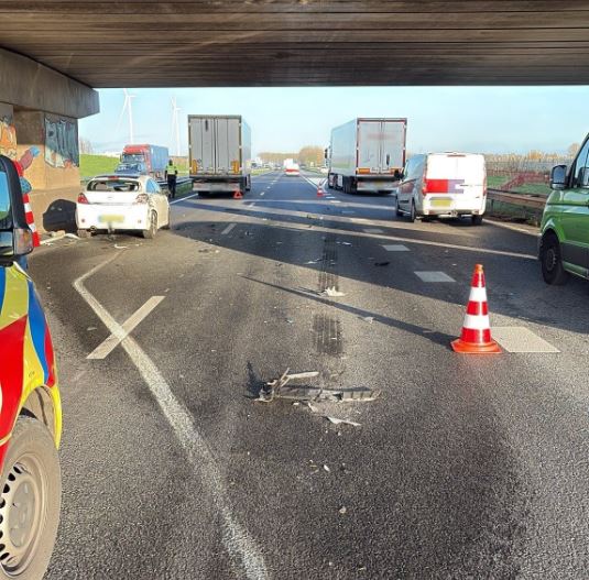 Verkeersongeval op A15 tussen Deil en Geldermalsen