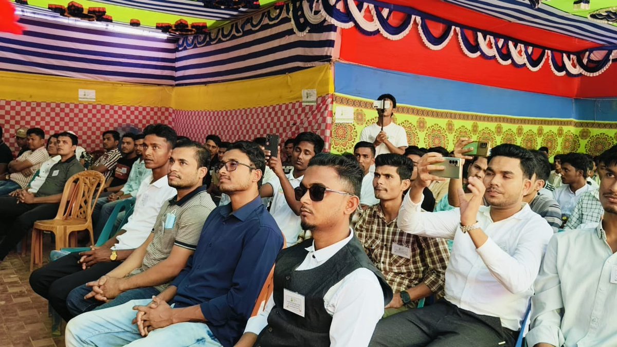 sadakhusin4's tweet photo. I attended a climate change program organized by the #RGNS . It was a wonderful and inspiring event, and I had the opportunity as Executive Director of #ARYF to speak on the topic “Education Development in Rohingya Refugee Camps for a Sustainable Future "
@highlight
#ARYF https://t.co/GEFB9zG7qC