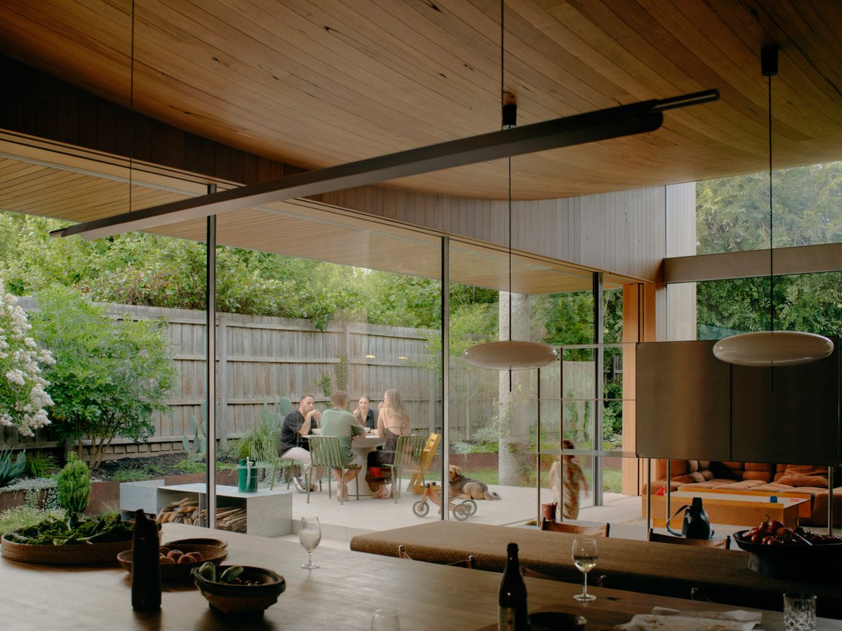 linear_magazine's tweet image. We love a good cottage extension — Harvest House (Cera Stribley)