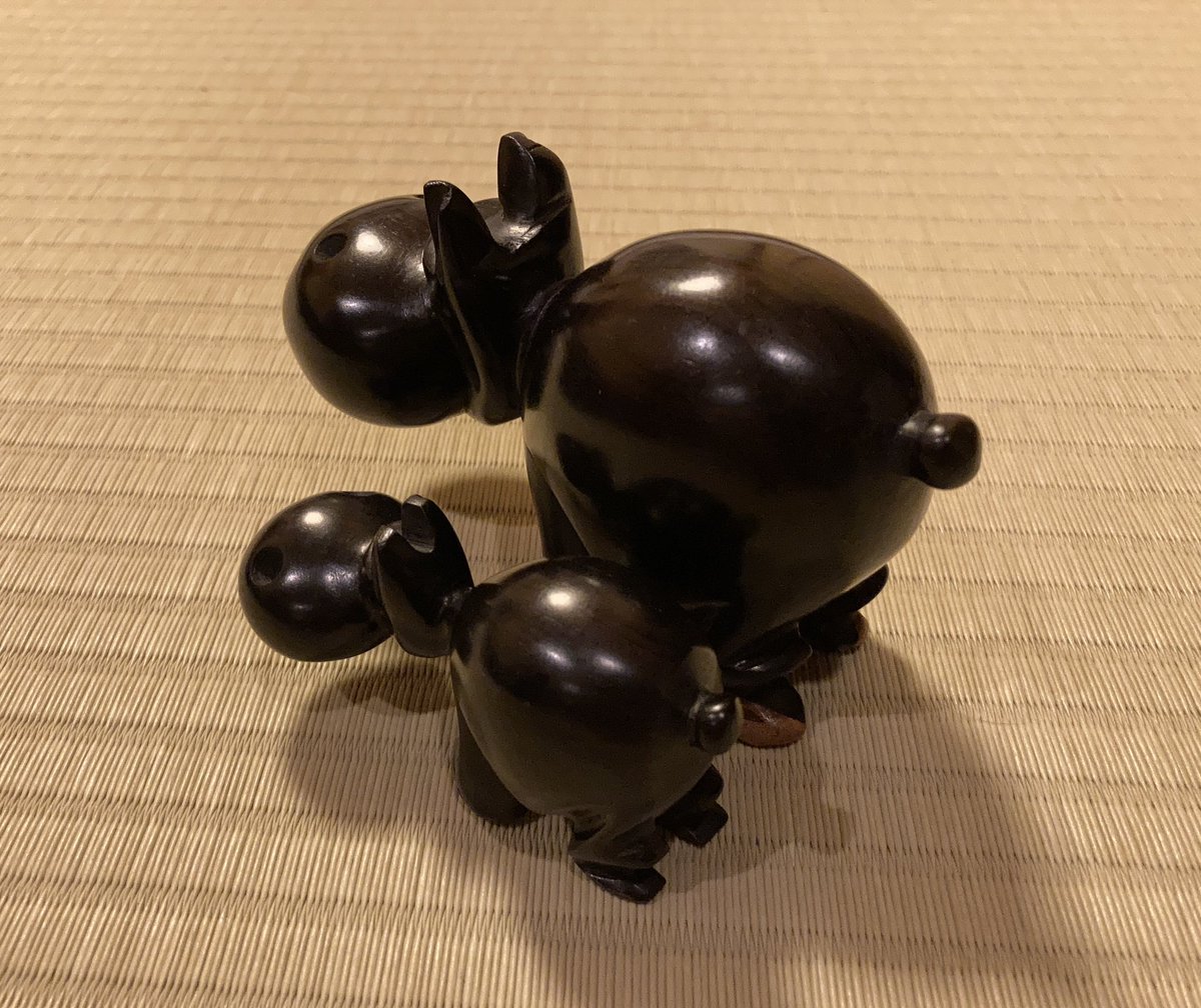 アフリカアートマーケットで
GETした
カバの親子🦛🦛