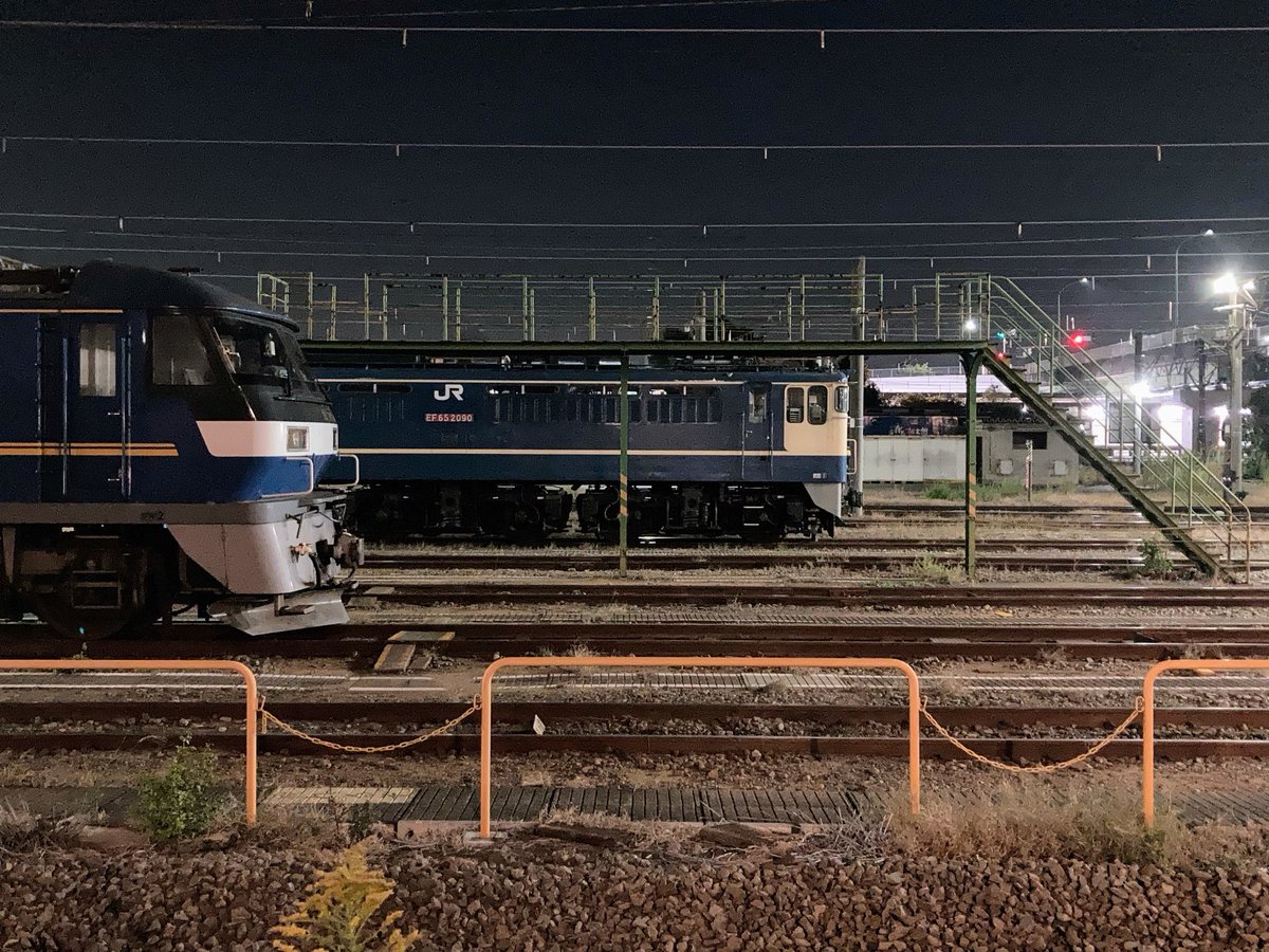 2025/11/21 新鶴見機関区 23:40ごろ