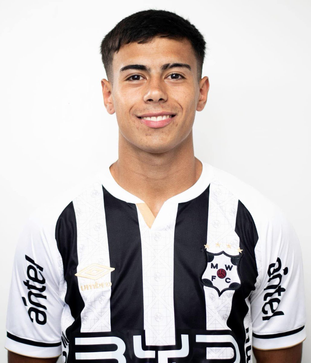 Diego Lescano, exjuvenil de Wanderers que sufrió una arritmia que casi le costó la vida, fue intervenido quirúrgicamente y le realizaron un transplante de corazón.

La operación salió bien. Se le realizarán monitoreos de chequeo y se continuará analizando su evolución.