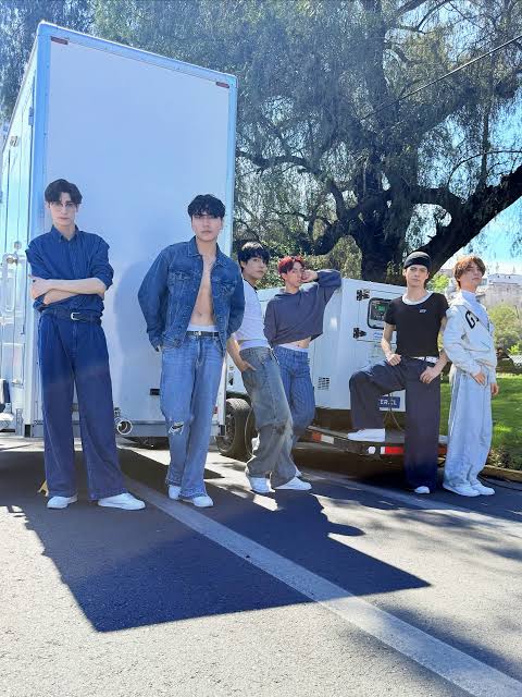 QAreCharts's tweet image. #Q_ARE reaches its second million, you currently have two videos on YouTube with over a million views #1313 and #PALA