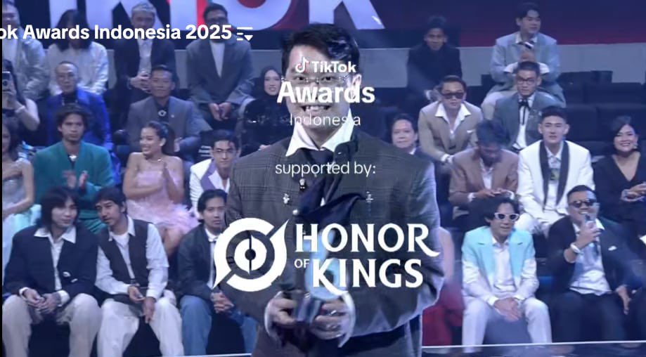 sumringah gf &amp; copy paste bf GEMASS

TIKTOK ICON MOQEEL 
#MOQEELxTIKTOKAWARDS25
#TIKTOKAwards