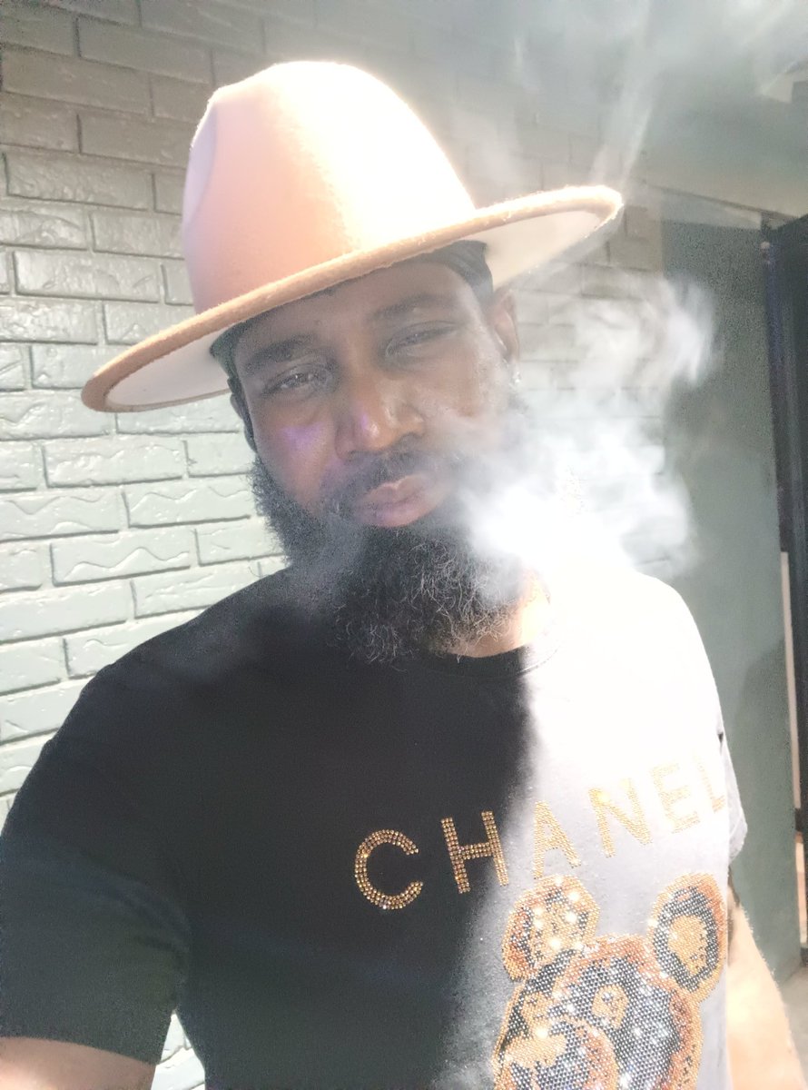 sketchentourage's tweet image. Out and about #beardgame #beardgang #carolinaboy #sketchentourage