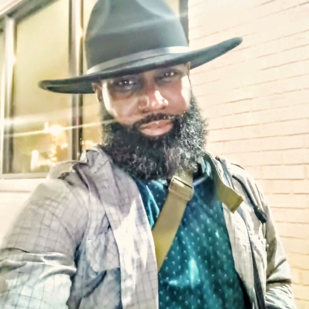 sketchentourage's tweet image. #beardgame #beardgang #carolinaboy #sketchentourage