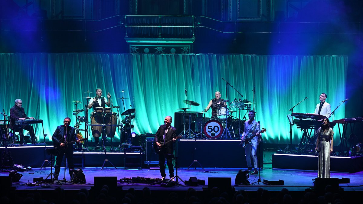 Squeezeofficial's tweet image. Squeeze headline tour in 2026 with Trixies and all the hits! Pre-order your copy of Trixies by 5pm on 25 November to get access to the ticket pre-sale at 9.30AM on Wednesday, 26 November before tickets go on general sale on Friday, 28 November. squeeze.lnk.to/trixies/artist…