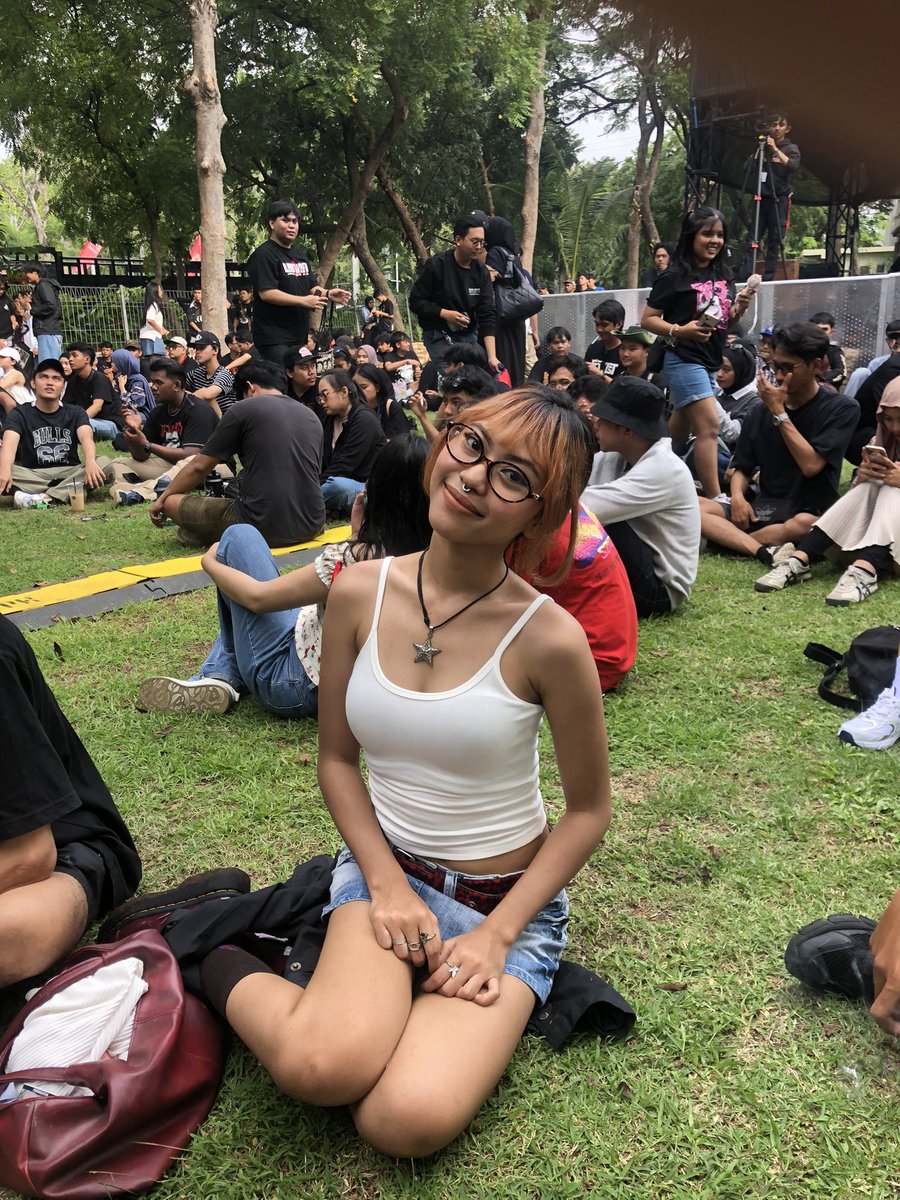 deleeeeee tweet media