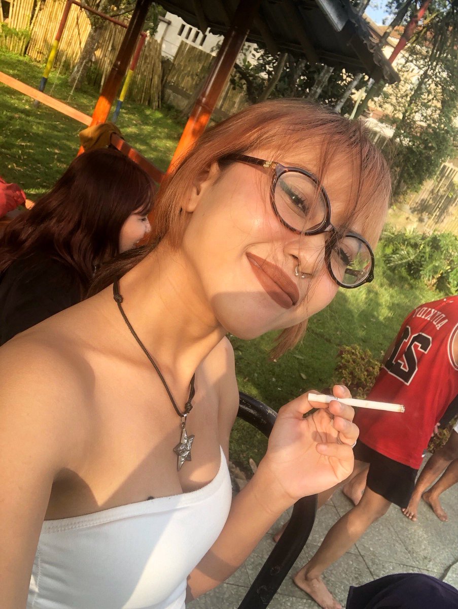 deleeeeee tweet media