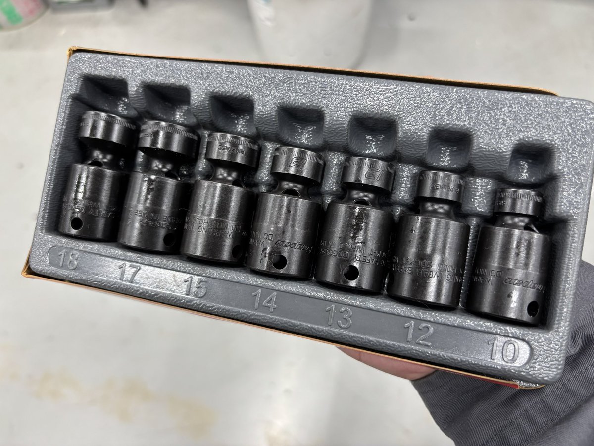 umigametool's tweet image. 去年買ってずっと家に置いてたやつ。
やっと仕事場に持ってきました笑