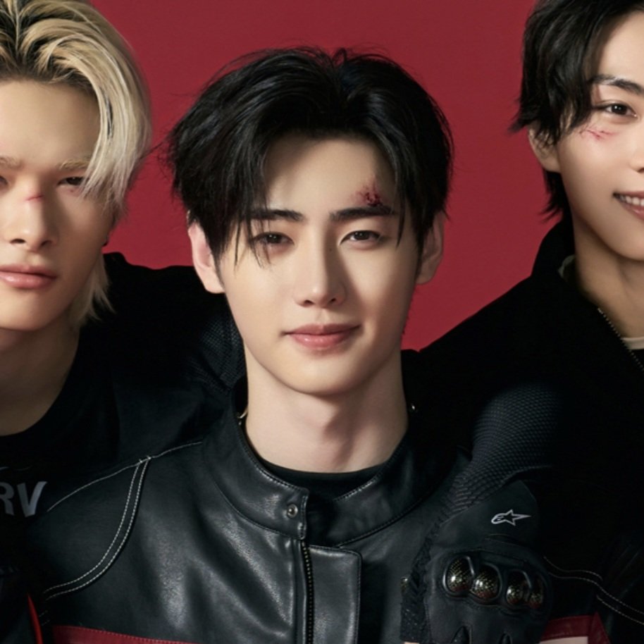 Byeol_ICE's tweet image. 2025 ENniversary Photo#1 상처분장

#성훈 #SUNGHOON (1/2) ⚡️❤️