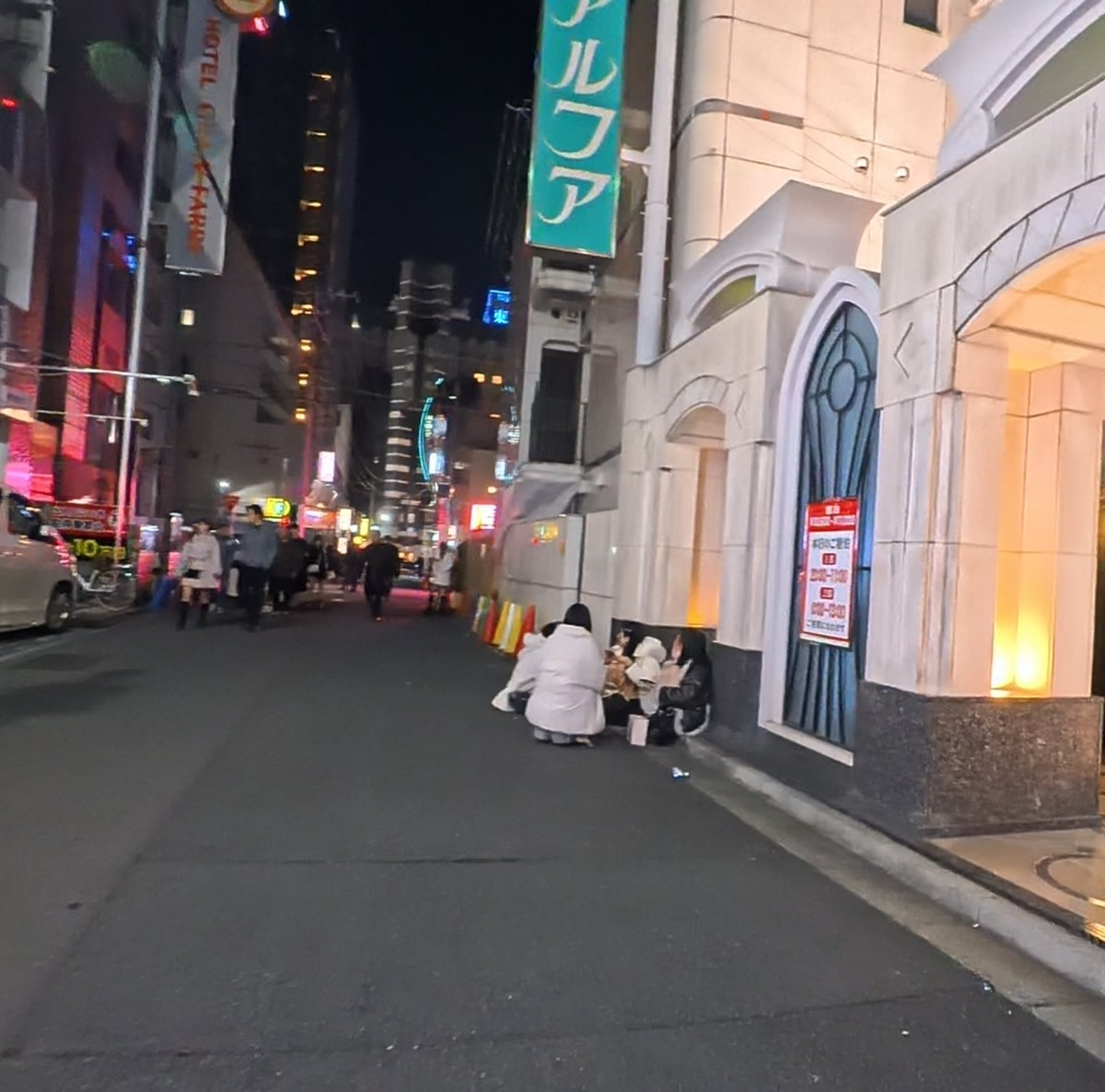 Kabuki_incident's tweet image. 金曜日の夜の歌舞伎町
#歌舞伎町
#ホテル街
#売春