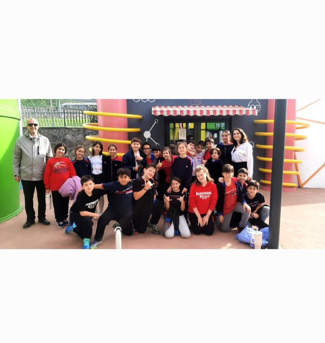 5.sınıf öğrencilerimiz, Matematik zümremizin planlaması ise Menemen Çocuk Köyü’nde müzik ve bilim atölyelerine katılarak yaşantı temelli öğrenme gerçekleştirdiler.🎶🔬🌍

#bahçeşehirkoleji💙❤️