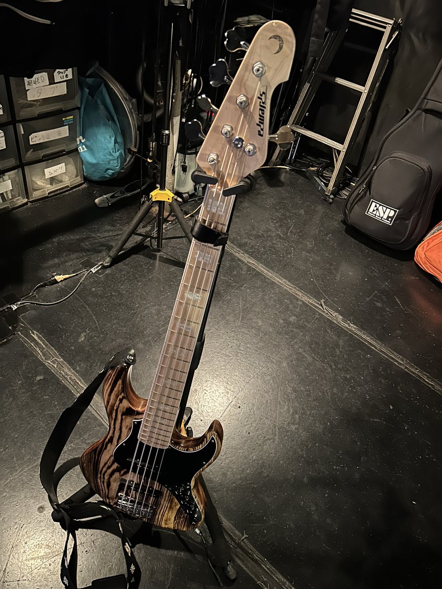 muraimanabu's tweet photo. リールー
自主企画
ツーマンライブ
下北沢251
ありがとう(⋆ᴗ͈ˬᴗ͈)”
熱くてあたたかい夜が
下北の地下に生まれました
共有ありがとう
Jin-Machineも最高だった
トークもセッションも
ひとつになれた
嬉しい
ありがとう
またなあ(ノ`•ω•)و
#リールー
#JinMachine
#鏡華水月
#下北沢251
#ESP https://t.co/LqkSfBTnax