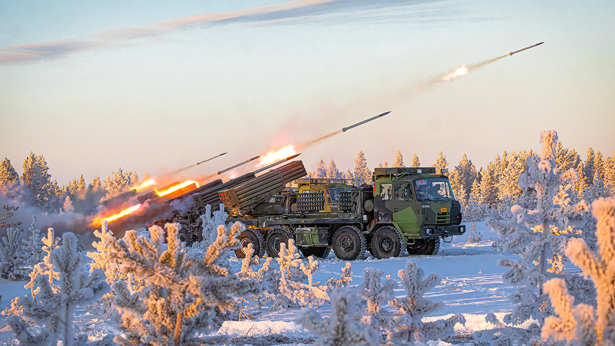 NATOJFCBS's tweet photo. 💥 Northern Strike 25-2 🇫🇮❄️
Finland is conducting a major artillery exercise in Lapland, bringing together 2,200 soldiers and 500+ vehicles and systems at the Rovajärvi training area.
For the first time, 🇵🇱 Poland’s Homar-K rocket launchers and troops from the 1st Masurian Artillery Brigade are fully integrated into Finnish command and fire-control networks. 🚀

From target acquisition 🔍 to digital fire coordination 💻 and winter logistics, the exercise boosts readiness and precision in harsh northern conditions.

Running until 25 November, the final phase features coordinated live-fire missions. 🎯

👇Read more here:👇
https://t.co/fjBpPbhIDP

#WeAreNATO #StrongerTogether #NorthernStrike
