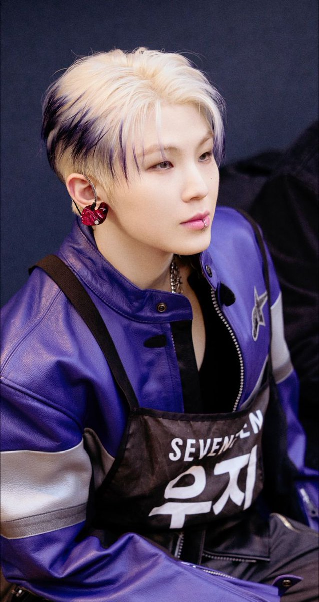 Happy 29th Birthday to SEVENTEEN’s talented producer and vocal leader, WOOZI.
