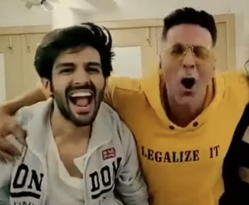 WittyKumar's tweet image. to the champ who&apos;s owned the relatable &apos;problem kya hai&apos; monolouge that men still cherish for.

here&apos;s wishing you the happiest birthday to the rising superstar of bollywood @TheAaryanKartik on behalf of all #AkshayKumar fans ❤️

#HappyBirthdayKartikAaryan