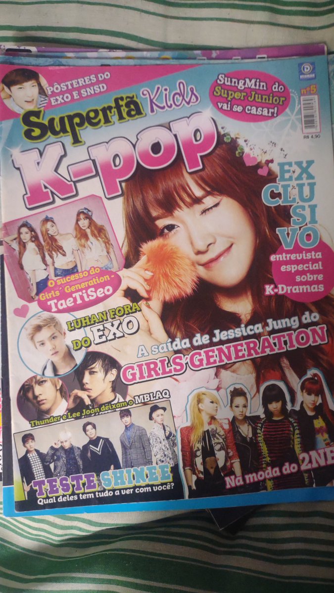 ranxwan's tweet image. meu quarto sendo um outro sebo