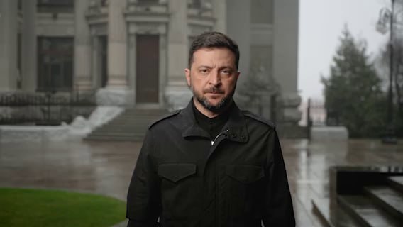 nexta_tv's tweet image. JUST IN: Zelensky said that Ukraine will not accept the peace agreement proposed by the United States

According to him, Washington received its answer long ago — back on May 20, 2019, when he publicly vowed to defend the country’s independence and sovereignty.