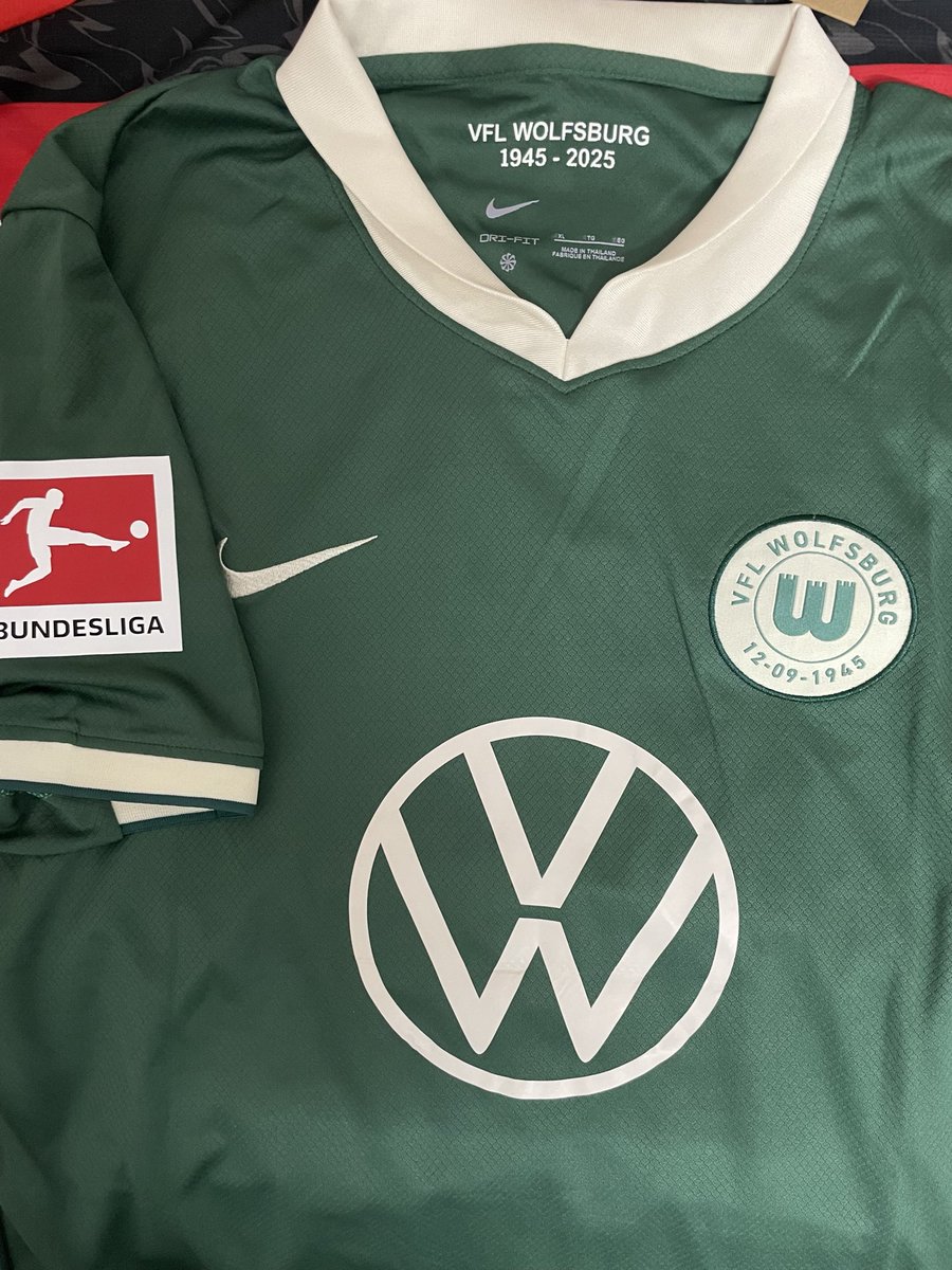 Efootball__PES's tweet image. Just got my new Wolfsburg jersey from #KitMM  the quality is amazing! 😁💚🔥

Link – kitmm.com/h-product-deta…