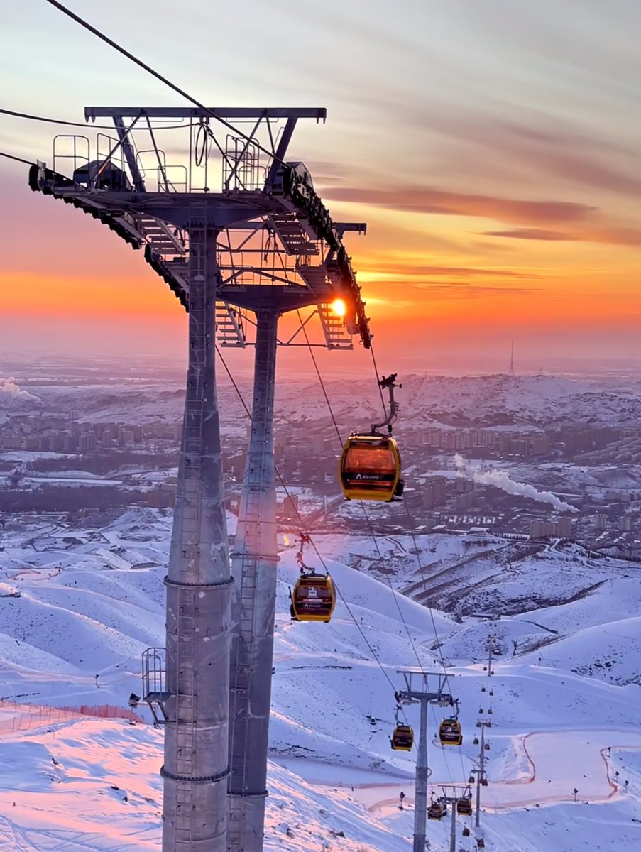 rlxtouch's tweet image. Skiing in Altay #XinJiang