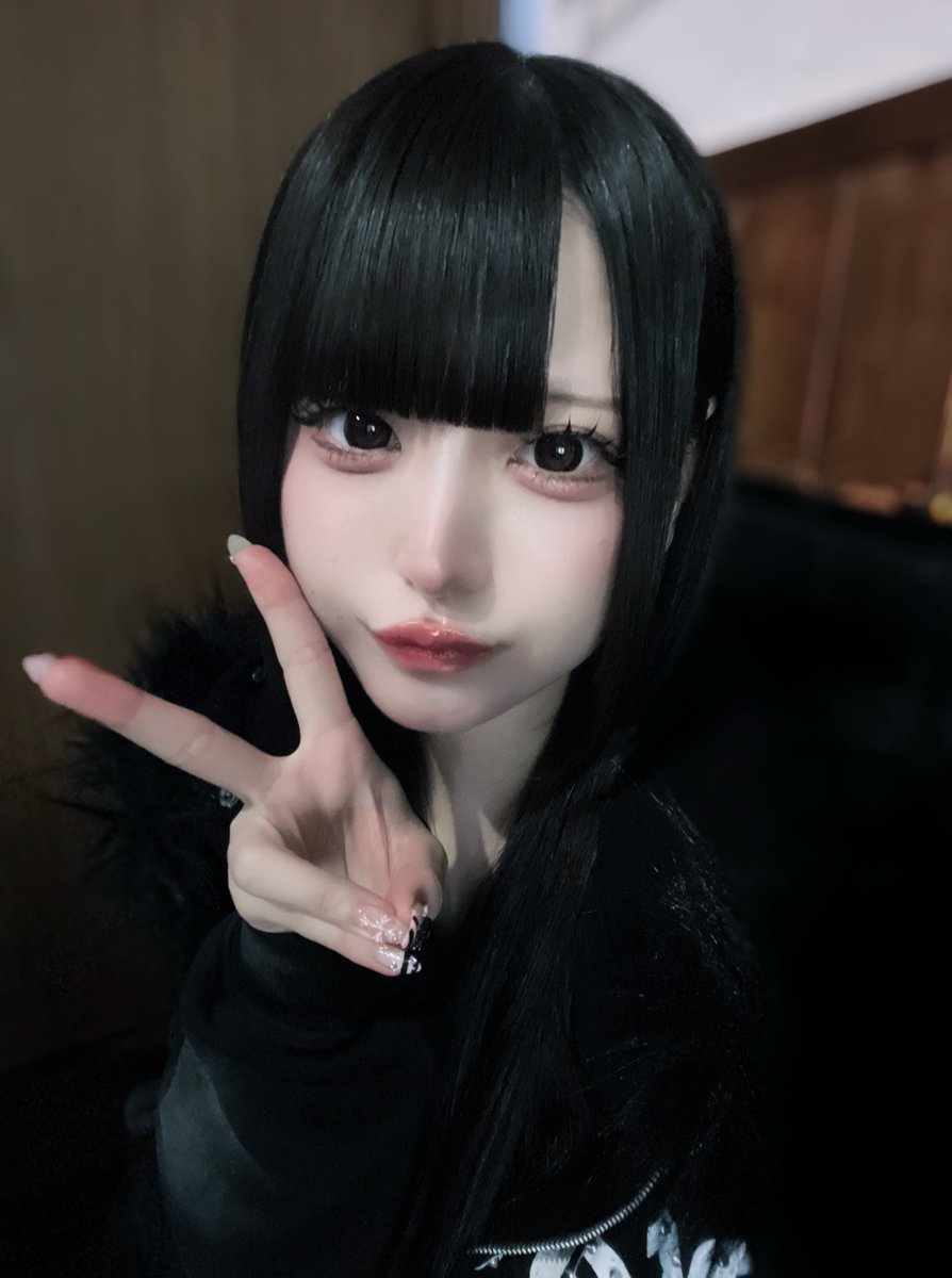 バタバタして写真撮れてなかったので過去画ですみません‼️おとさんBDずーっとお客さんが途切れなくて楽しくて愛が素晴らしいーーー♩おめでとうございますσ̴̶̷̤ . σ̴̶̷̤
初めましての方沢山だったけれどお話してくれて嬉しいみんな優しい、おすそ分け乾杯ご飯ありがとうございました‼️

次23日23-5！