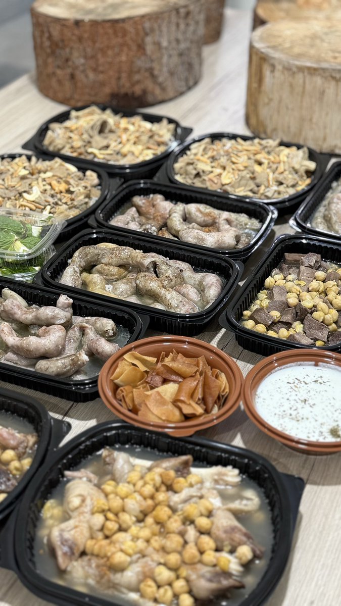 Fatema0k's tweet image. من بيتي لبيتك، أكل بيت مع رشّة حب 🧡