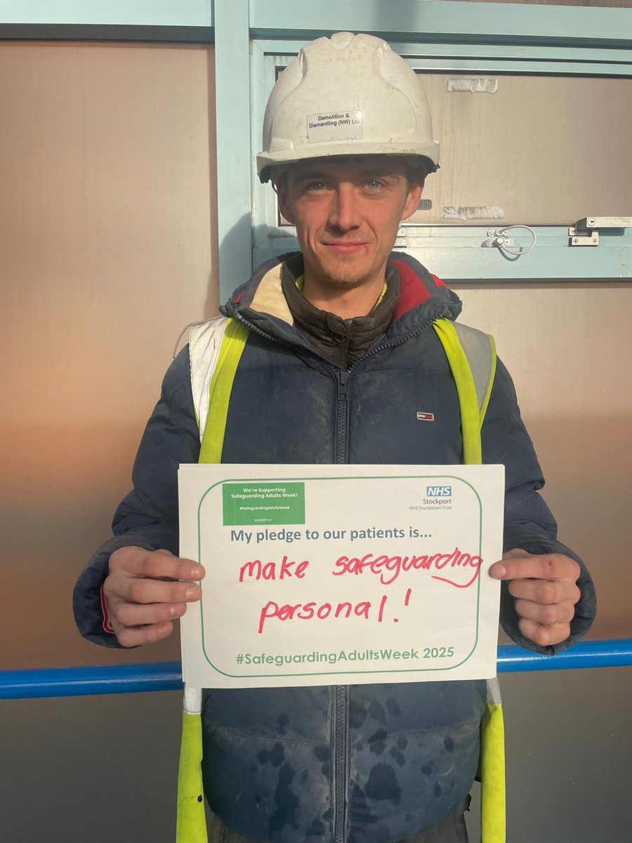 Lee Woolfe tweet media