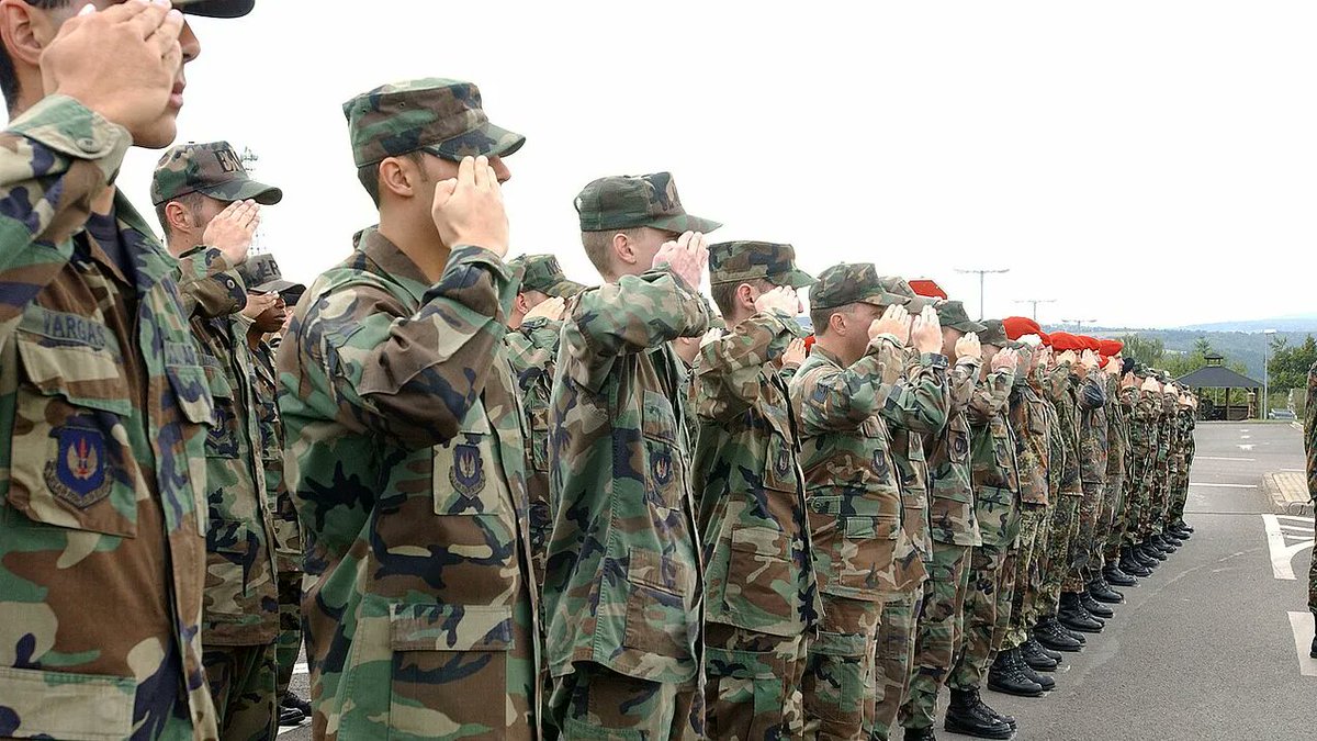 lmwalsh_CN's tweet image. One of the first lessons I learned as a soldier was the difference between a lawful and an unlawful order, and the responsibilities associated with each.
 open.substack.com/pub/lmwalsh/p/…