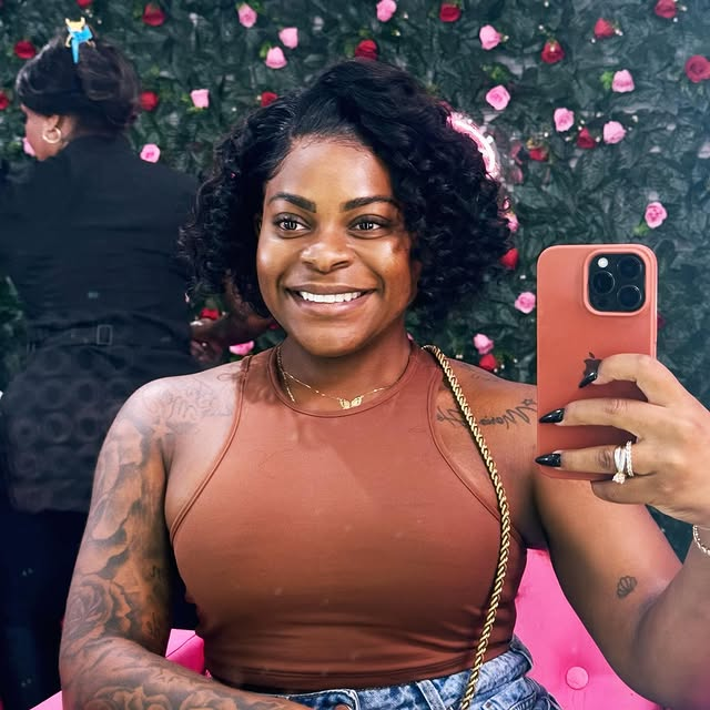 siteptbr's tweet image. Nicolly Martins sobre estar seguindo a Jojo Todynho:

“Não sou de seguir a manada, a Jojo é uma mulher negra que venceu na vida, vai se formar em direito.”