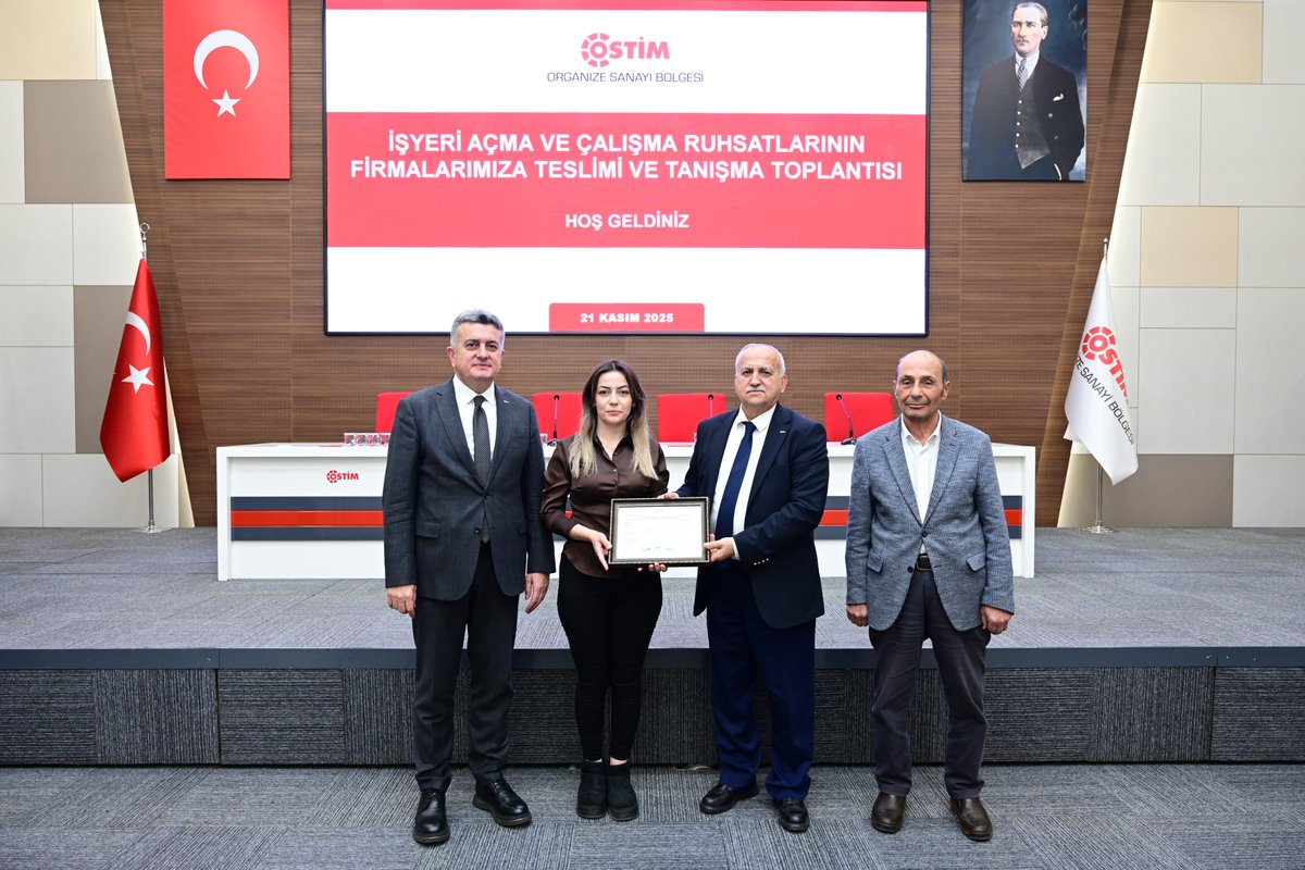 ostimosb's tweet image. OSTİM’de yeni iş yerlerini faaliyete alan girişimcilere, İş Yeri Açma ve Çalışma Ruhsatları takdim edildi.
Firmalara ruhsatları; OSTİM OSB Yönetim Kurulu Başkanı Orhan Aydın ve OSTİM OSB Bölge Müdürü Adem Arıcı tarafından takdim edildi. #OSTİM #sanayi #osb #teknoloji