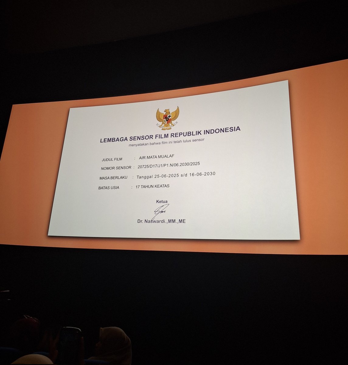 raditz87's tweet image. 230. Air Mata Mualaf
6/10
#AirMataMualaf #Screening
@cinema21