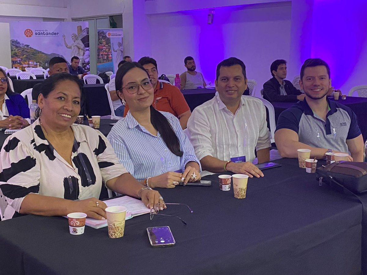 GobDigitalCO's tweet photo. 📍#AEstaHora| Inicia el segundo día del #GovCamp2025 del @Ministerio_TIC desde Floridablanca, Santander. Alcaldes, líderes y equipos de TI se reúnen para potencializar sus habilidades en innovación, tecnología y #TransformaciónDigital al servicio de los ciudadanos.💻 https://t.co/jww1l54bd8