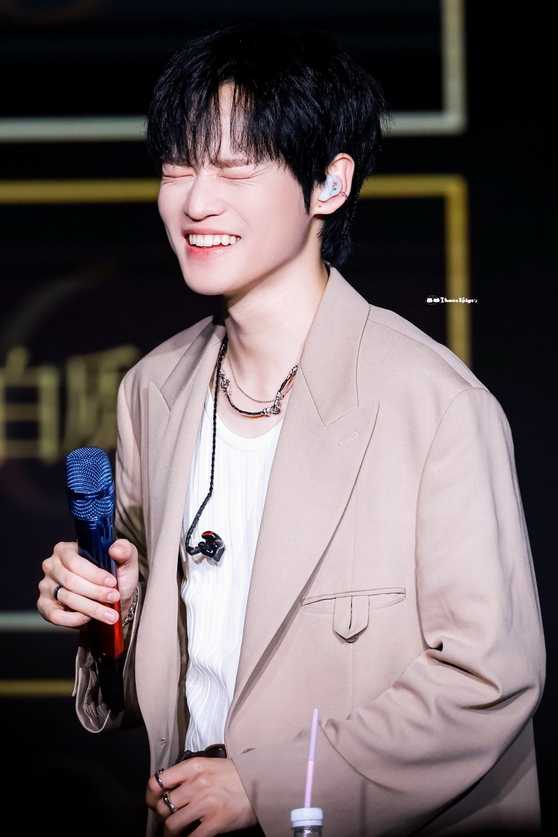 Ihave2pigs's tweet image. 러러양이 다이스키💙💕

#HAPPYCHENLEDAY
#천러선배_24번째생일_축하해로 
#LucidStarCHENLEDay