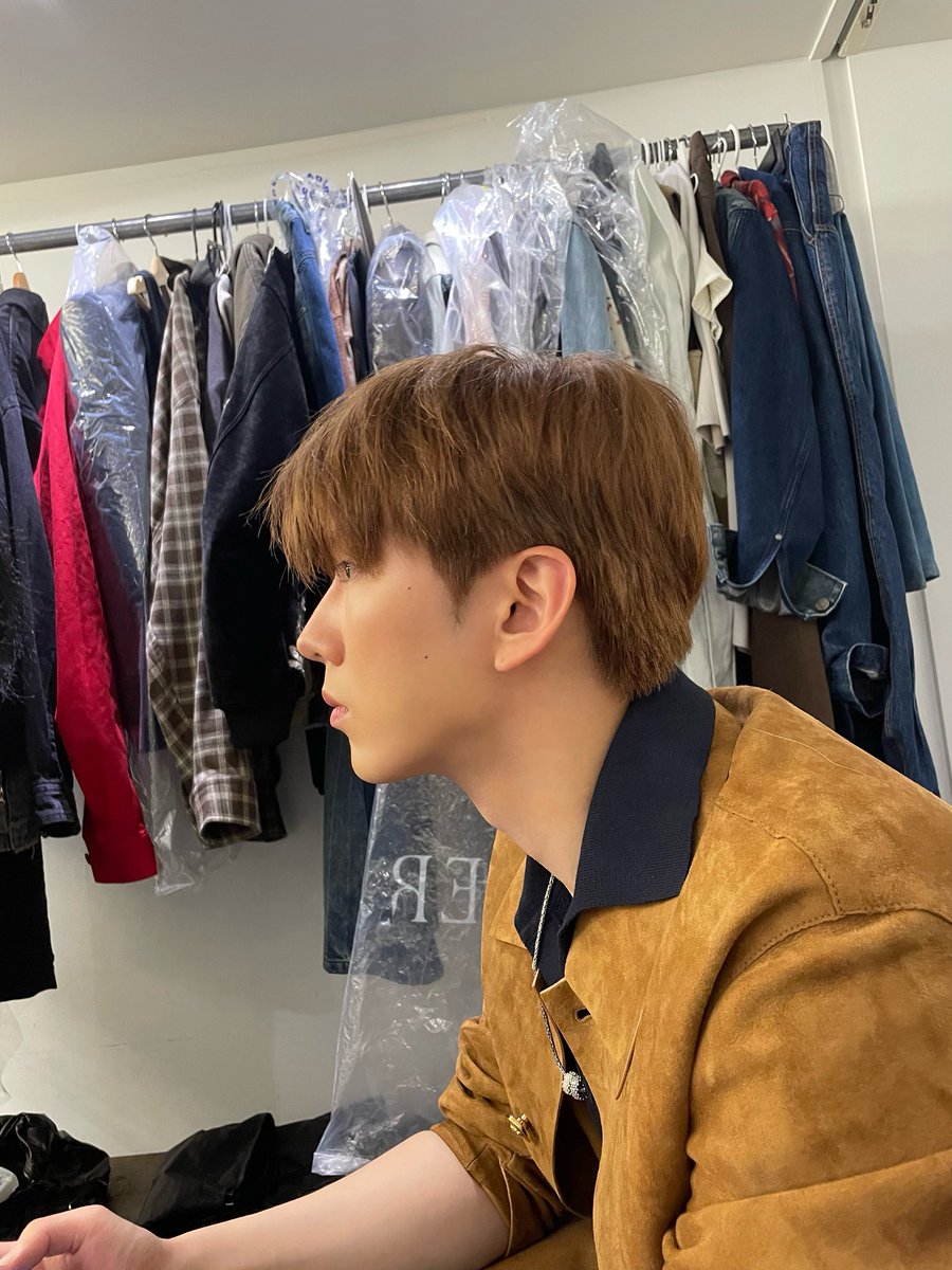 OfficialMONSTAX's tweet image. 사랑하는 우리 켠이형 늘 난 형이 주는 에너지와 힘에 정말 많은 용기를 얻고 나아가곤 해. 
누구보다 다정하고 따뜻한 어떻게 보면 가장 
고생이 많은 멤버이기도 한 포지션에 
있으면서도 힘든 내색 없이 해내는 모습을 보면 덩달아 옆에서 나도 즐거워서 헤쳐나가게 
되는거같아. 정말 많이…