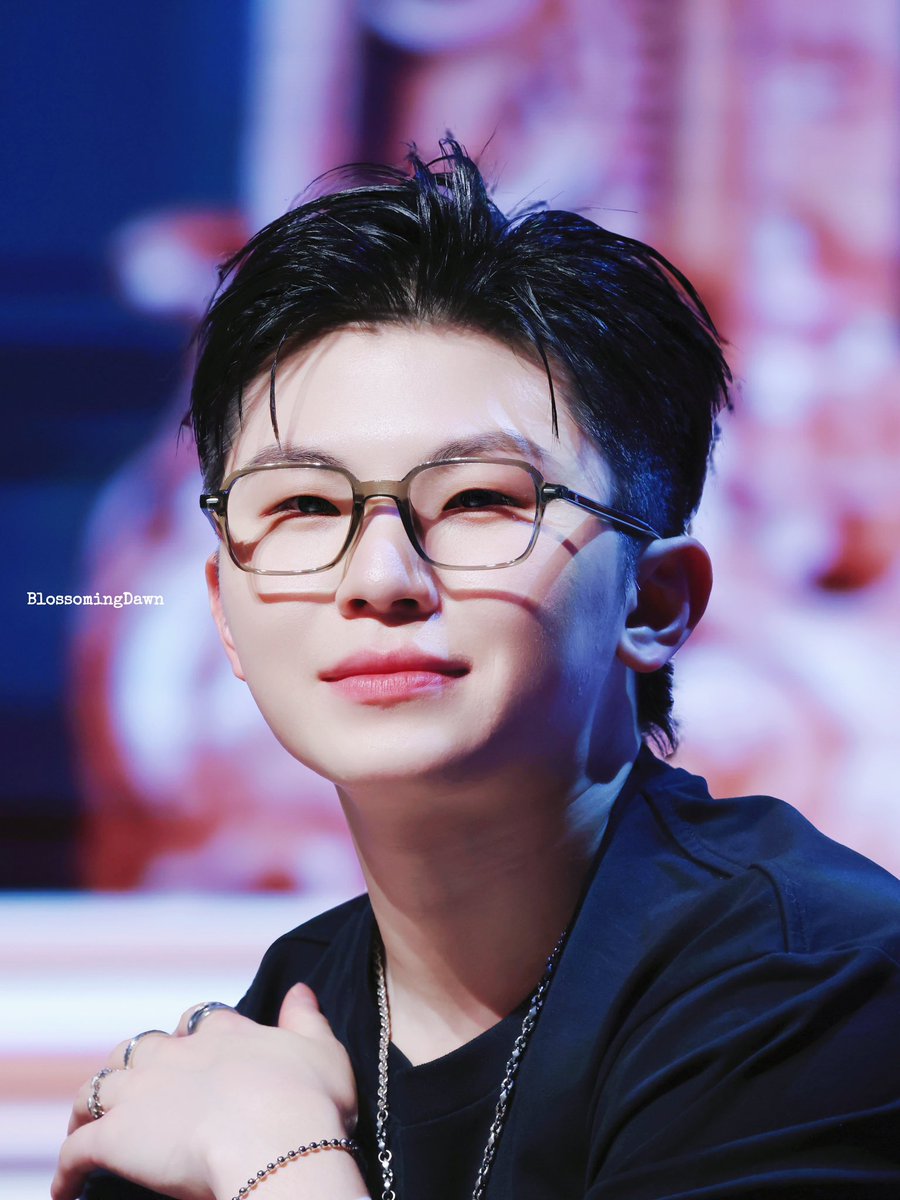 BlossomingDawn's tweet photo. 생일 축하해🎉
 많이 보고싶어 내 사랑💞

#우지를_사랑하게된건_운명이기때문이야
#OurDestinyWOOZIday https://t.co/S5Ed4qoEZj