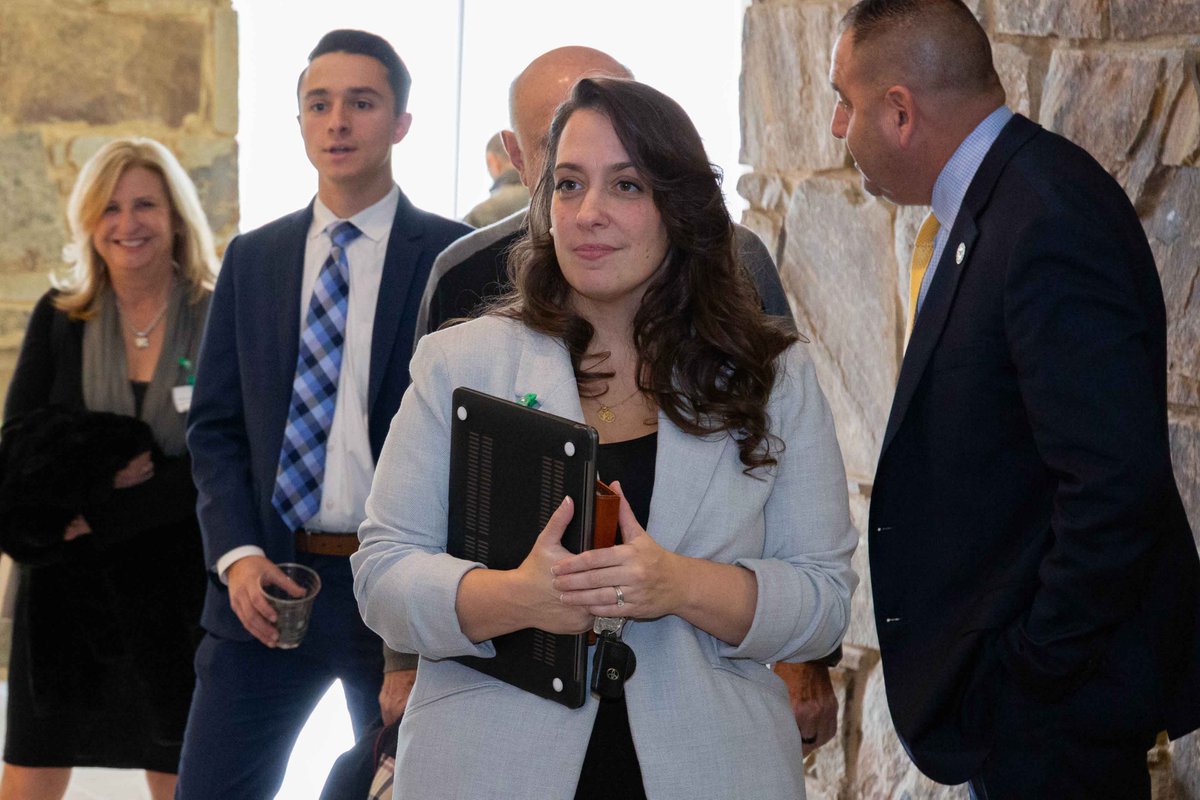 RISenateGOP's tweet image. .@JessicaforRI  joined colleagues for a tour of Fidelity Investments' Smithfield campus, hosted by the Greater Providence Chamber of Commerce, to bring policymakers directly into workplaces to hear firsthand about challenges, opportunities, and innovations shaping RI's businesses