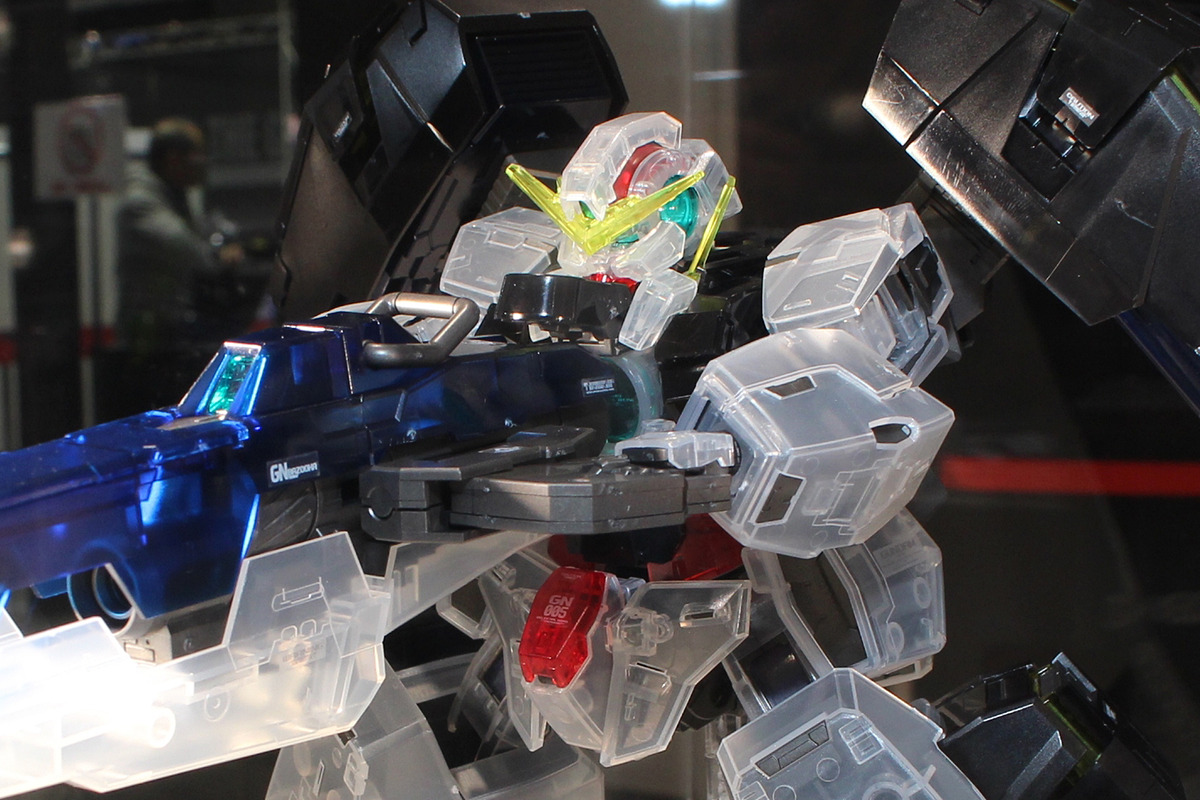 クリア装甲をまとったガンダムヴァーチェ登場！ 「MG 1/100 ガンダム
