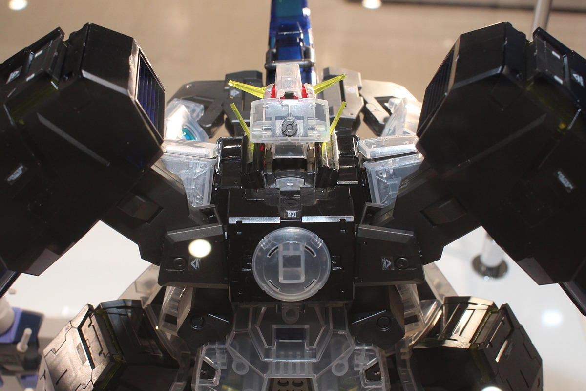 クリア装甲をまとったガンダムヴァーチェ登場！ 「MG 1/100 ガンダム