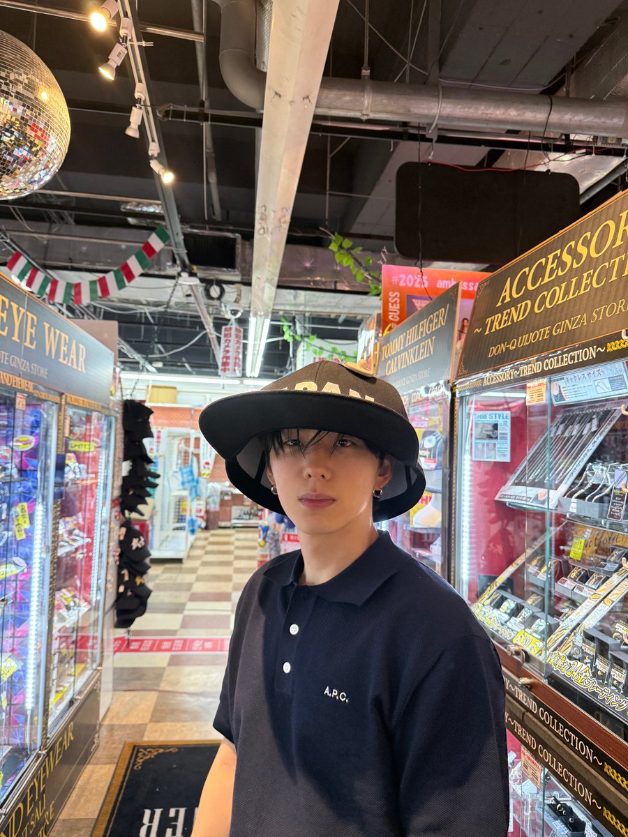 OfficialMONSTAX's tweet image. 11년 만났는데 한 번도 싸우지 않은 거 보면 뭐가 있긴 한가보다😆 지금처럼 오랜 시간 함께하자ㅎㅎ그리고 언제나 귀 호강 시켜줘서 고맙다.너의 목소리를 더 많은 사람들이 듣는 날을 기대하며 오래 오래 같이 무대하자 생일 축하한다🥳 #형원