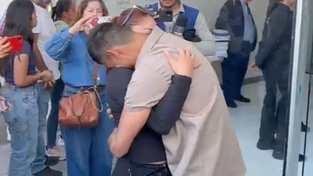 DEPACHECOS's tweet image. Escribo en Mesa de Redacción 👇🏼

El protocolo perdido y la justicia extraviada

La liberación masiva no es un triunfo judicial. Es una confesión institucional. Habla de pruebas insustanciales, de detenciones arbitrarias, del viejo reflejo de fabricar culpables para maquillar…