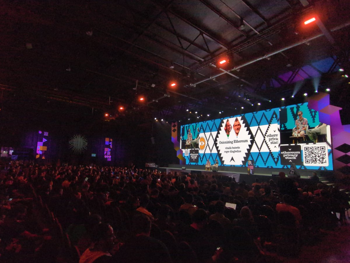 wslyvh's tweet image. Full house with @VitalikButerin &amp;amp; @RogerDingledine 🤩

Thank you all for coming in here on day 5, after @raave 👻